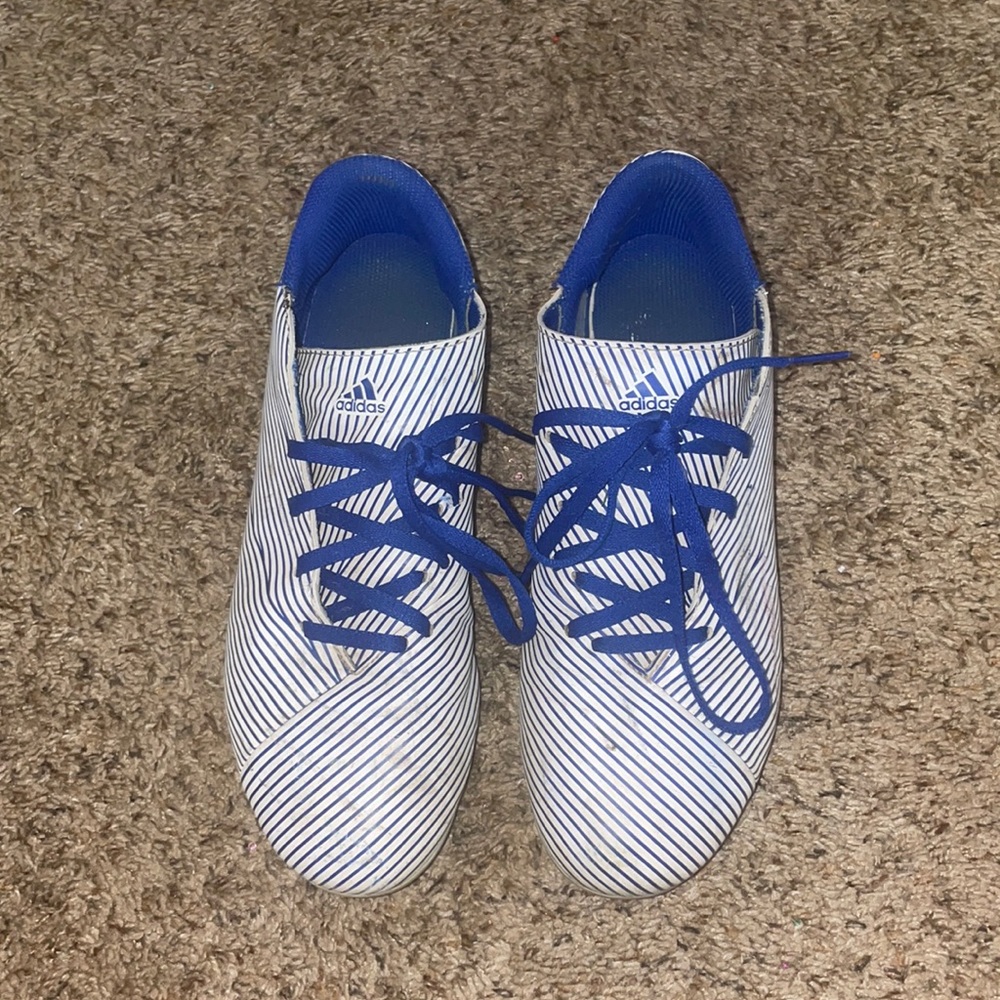 WOMENS SIZE 8 ADIDAS NEMEZIZ SOCCER CLEATS